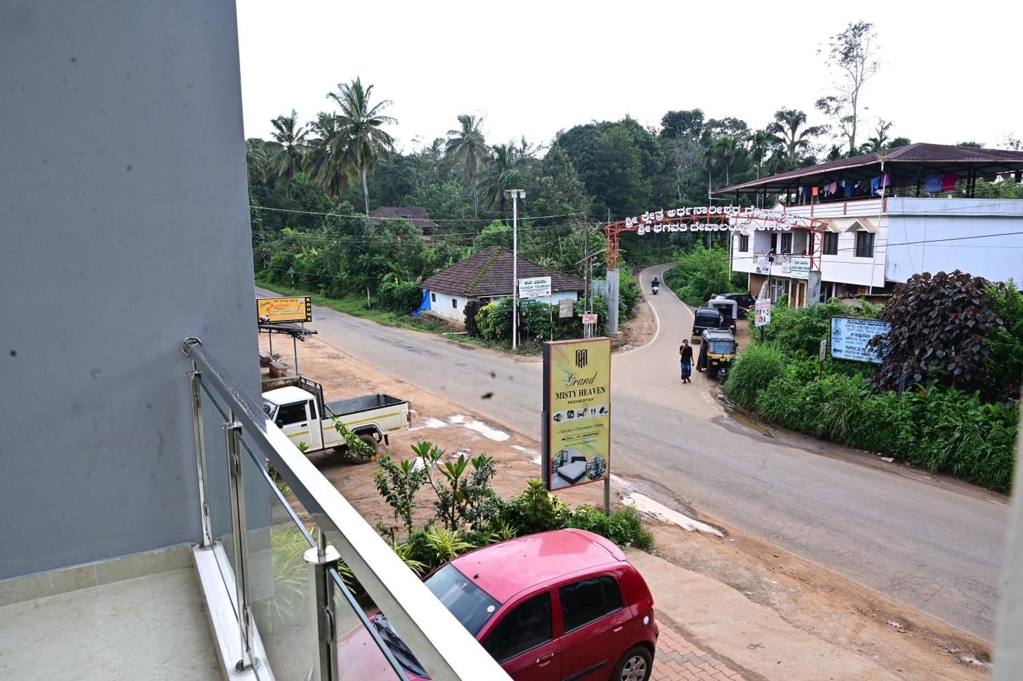 Grand Misty Heaven Villa Madikeri Eksteriør billede